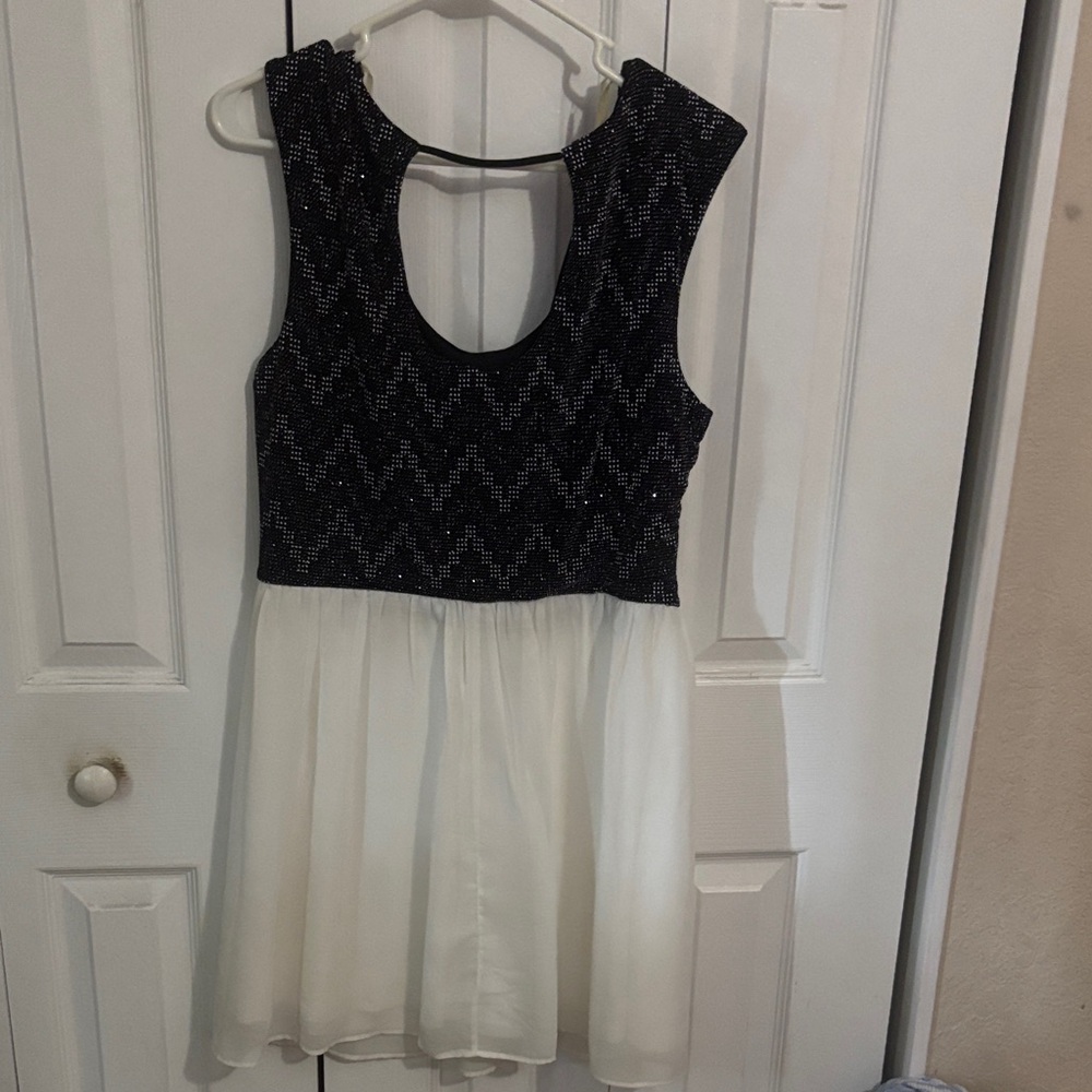 Trixxi Black and White Midi Dress
